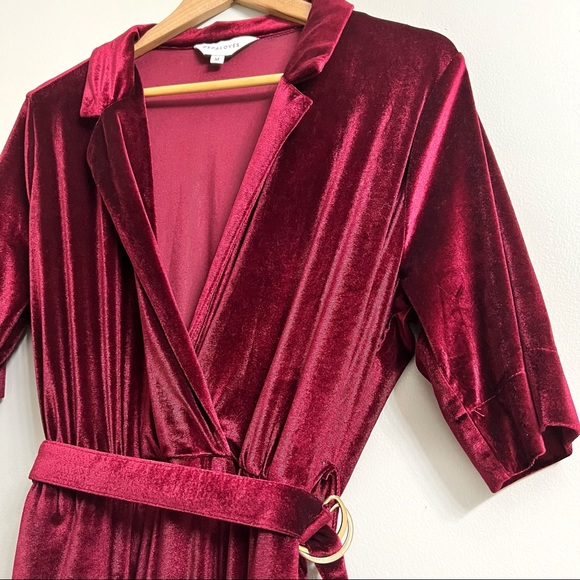 Holiday Velvet Romper - Picture 2 of 9